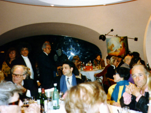 Cardin, soiree palais bulles evec expo toile...